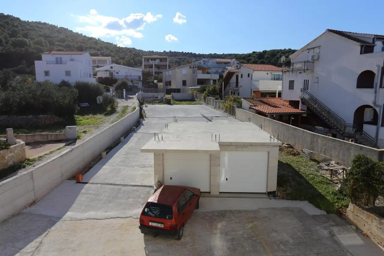Apartment Studio Slatine 14541B Croatia