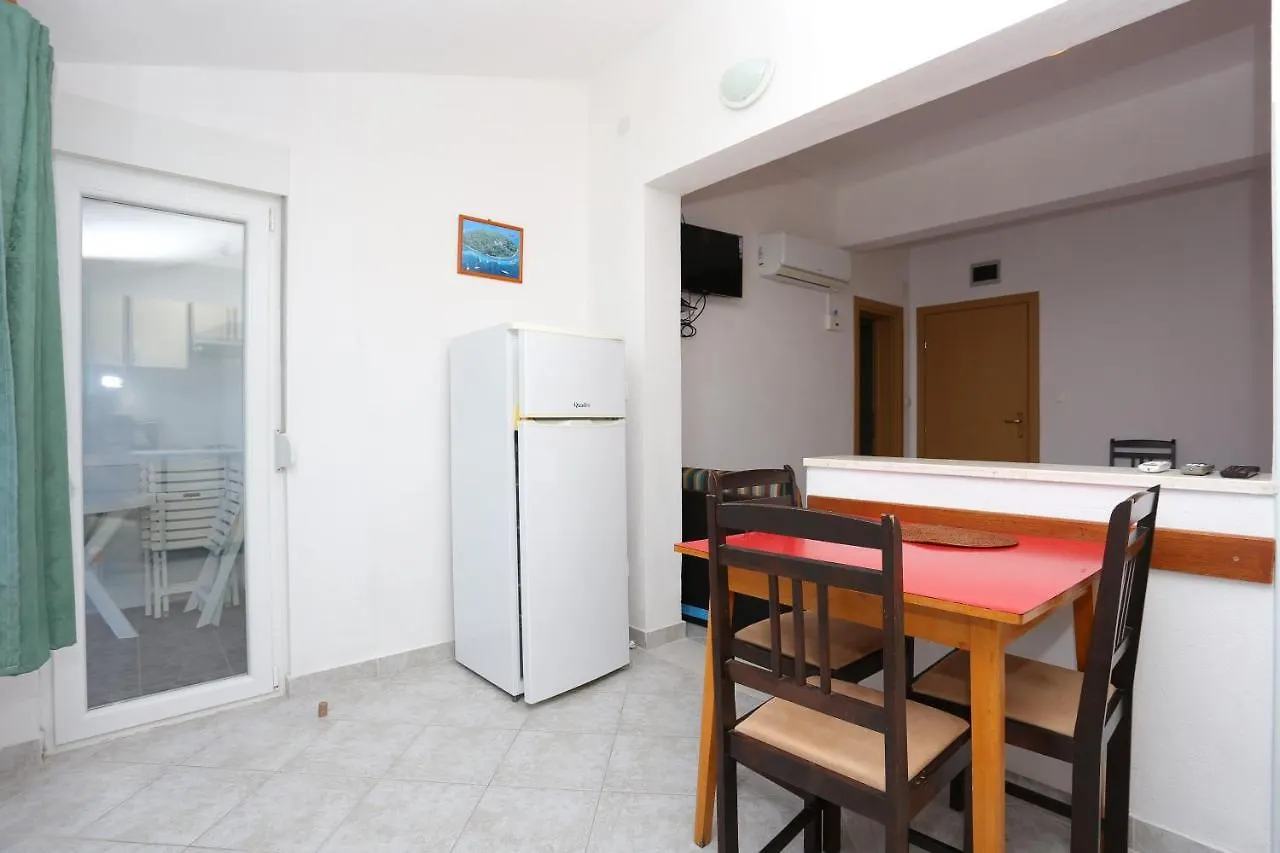Studio Slatine 14541B 0*,  Croatia